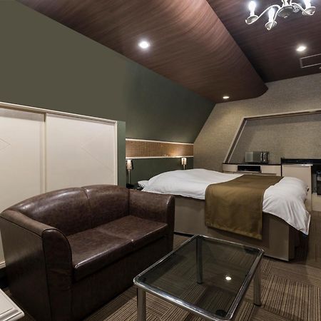 ホテル ジュエリージュエリー 十三 (Adults Only) Osaka Exterior photo