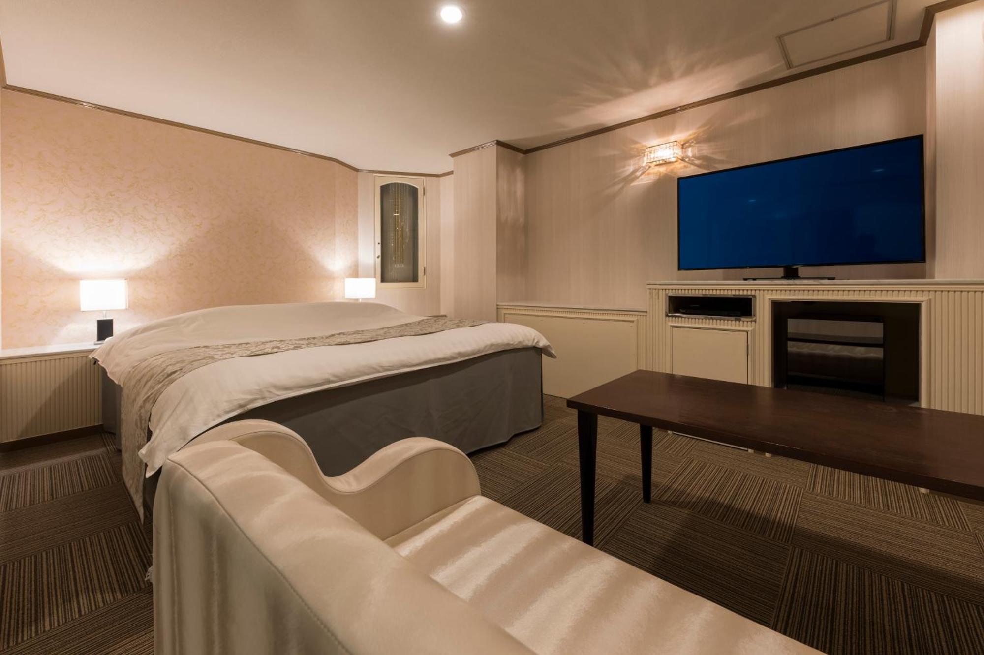 ホテル ジュエリージュエリー 十三 (Adults Only) Osaka Exterior photo